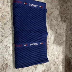 Tommy Hilfiger hand towels nwot set of 2